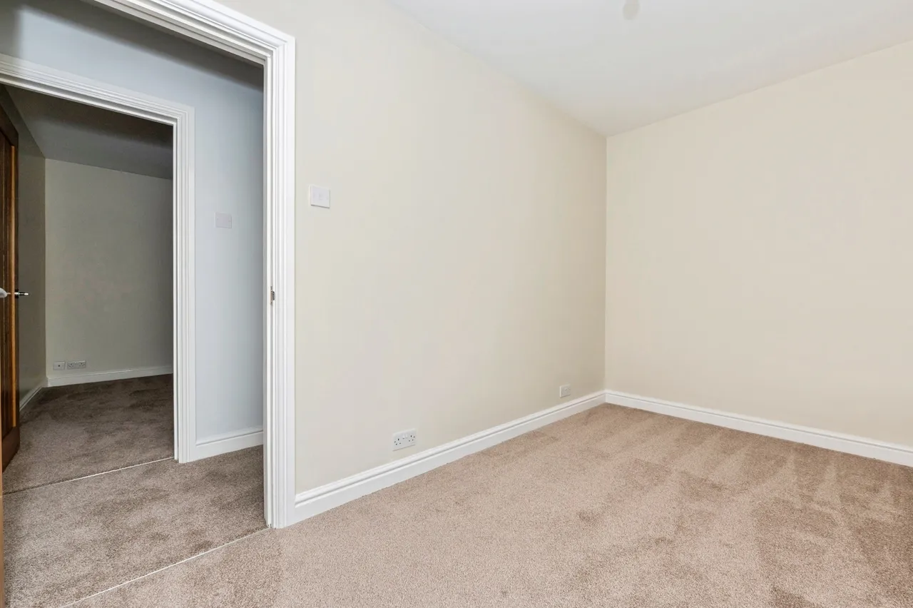 Heathview Road, Grays, RM16, photo 20