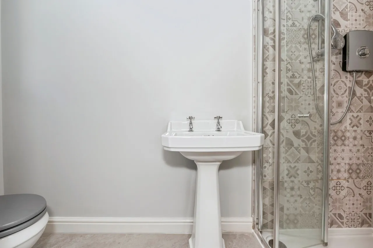 Heathview Road, Grays, RM16, photo 8