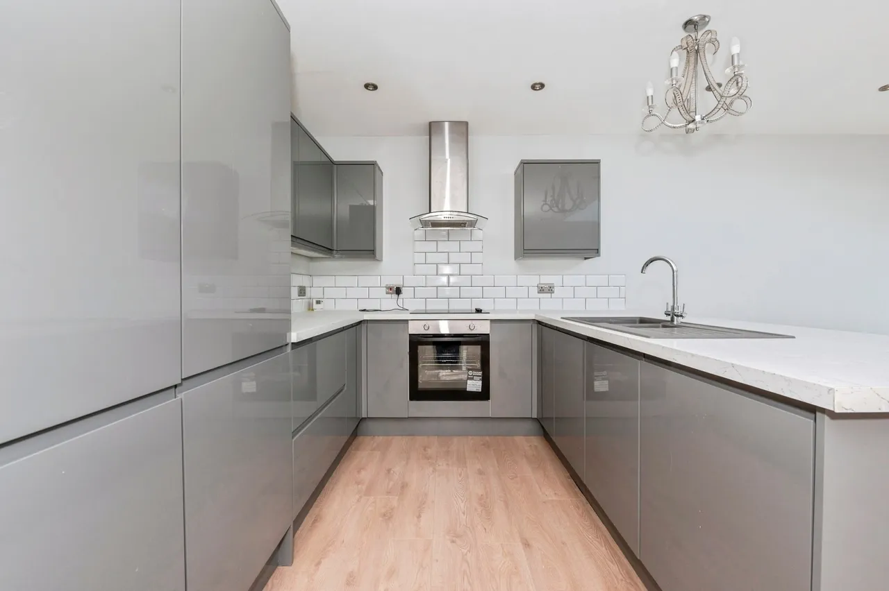 Heathview Road, Grays, RM16, photo 18