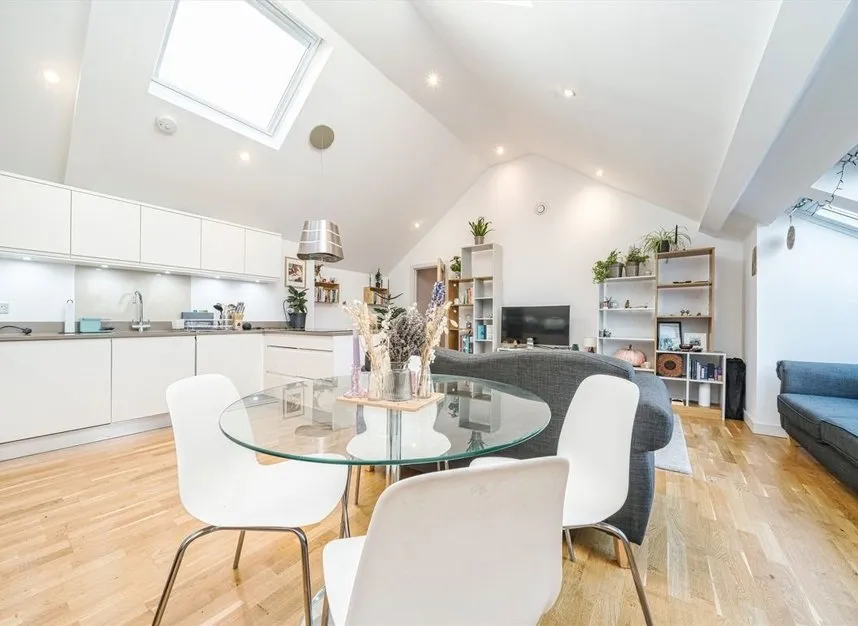 Old Lodge Place, St Margarets, TW1, photo 4