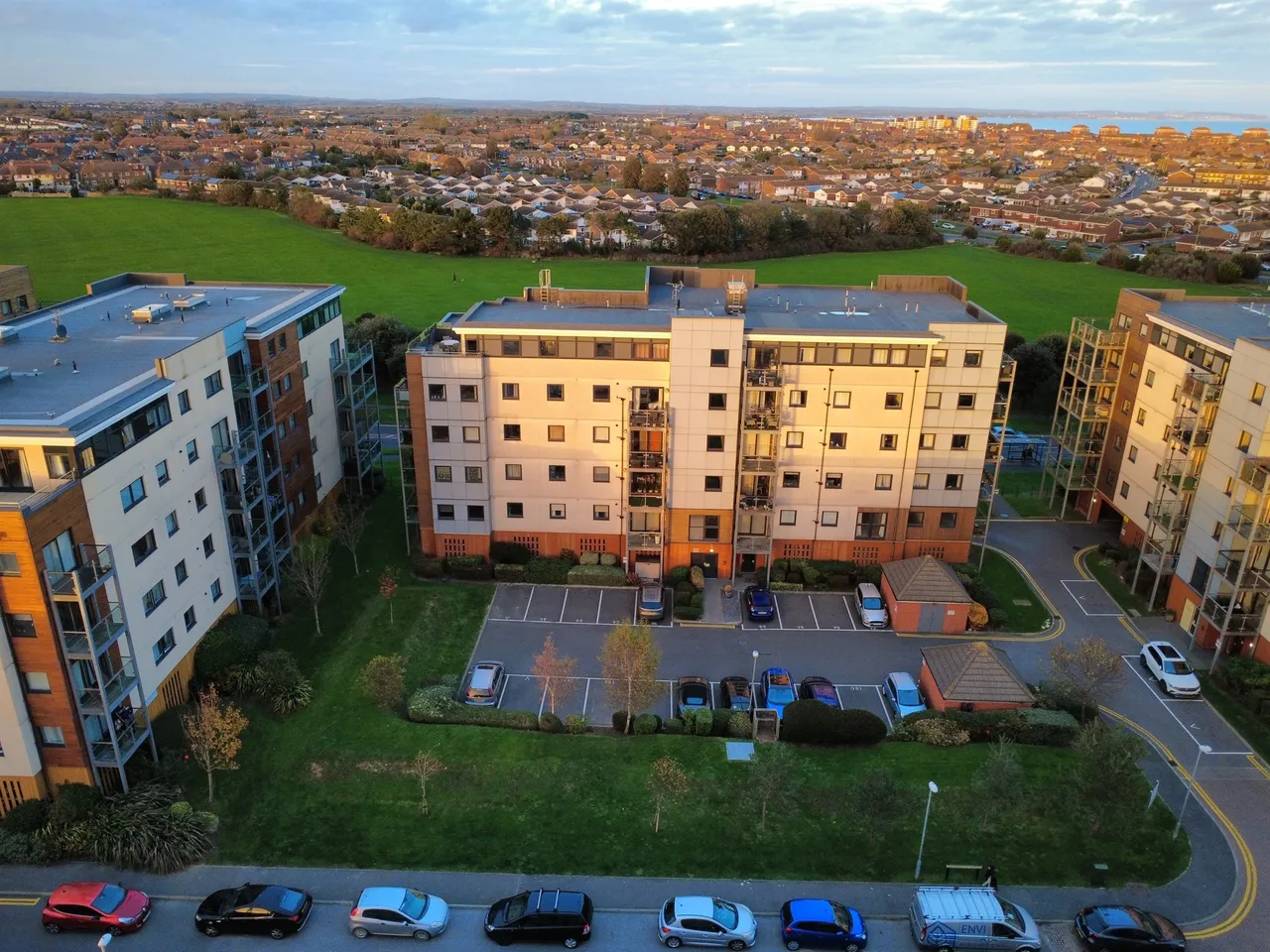 3 bed flat for sale — Groombridge Avenue, Eastbourne