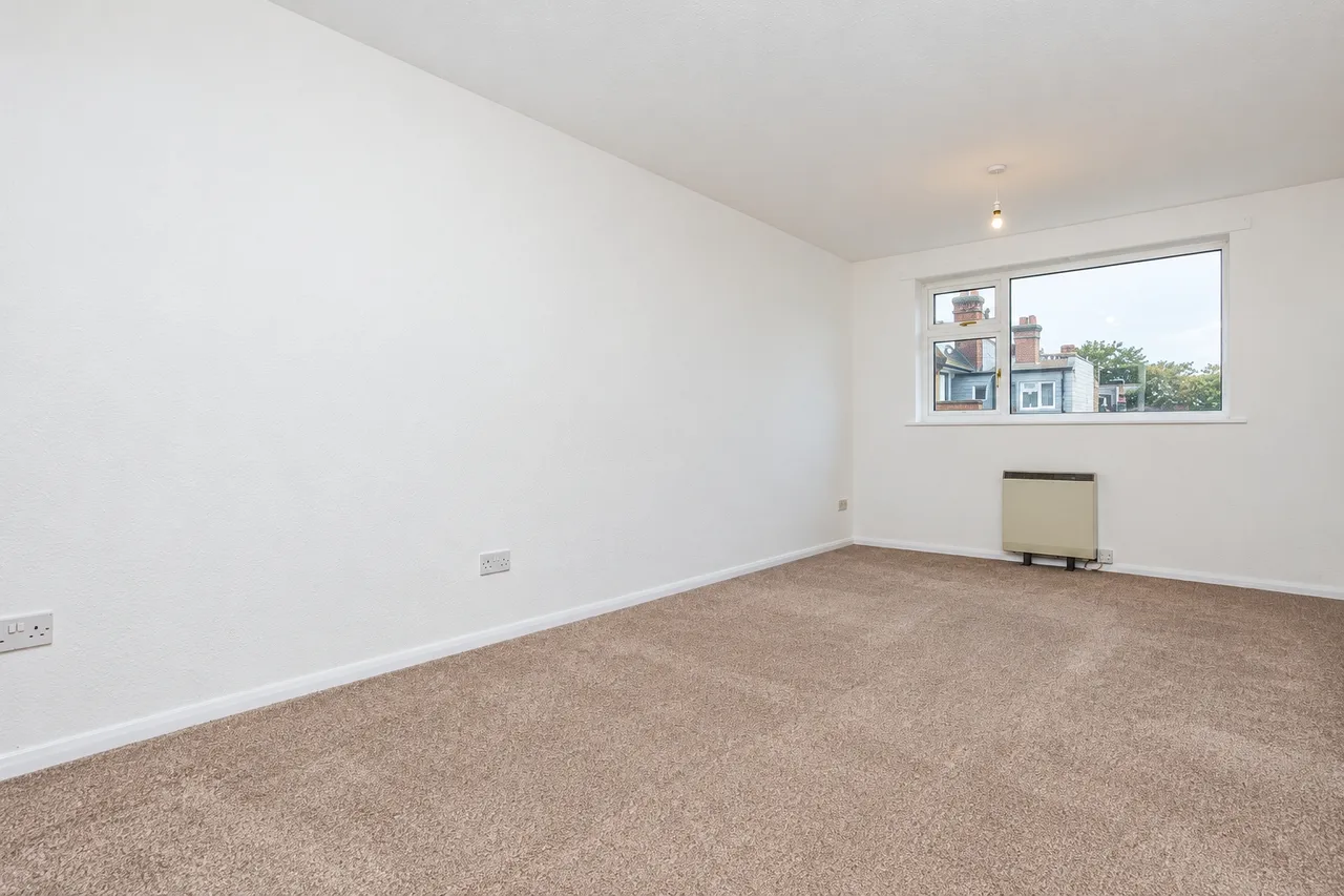 Tivoli Park Avenue, Margate, CT9, photo 2