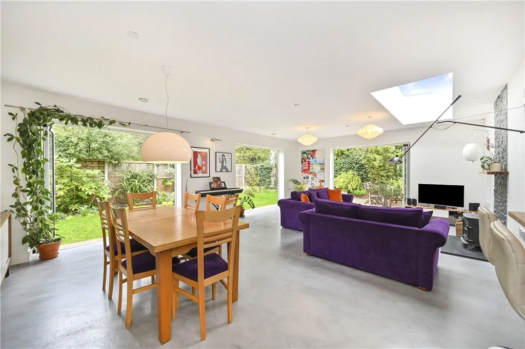 Gloucester Drive, London, N4 2, photo 48