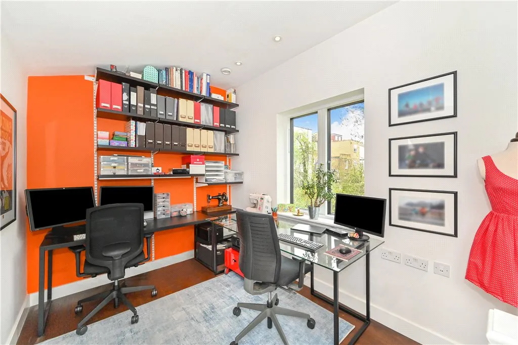 Gloucester Drive, London, N4 2, photo 33