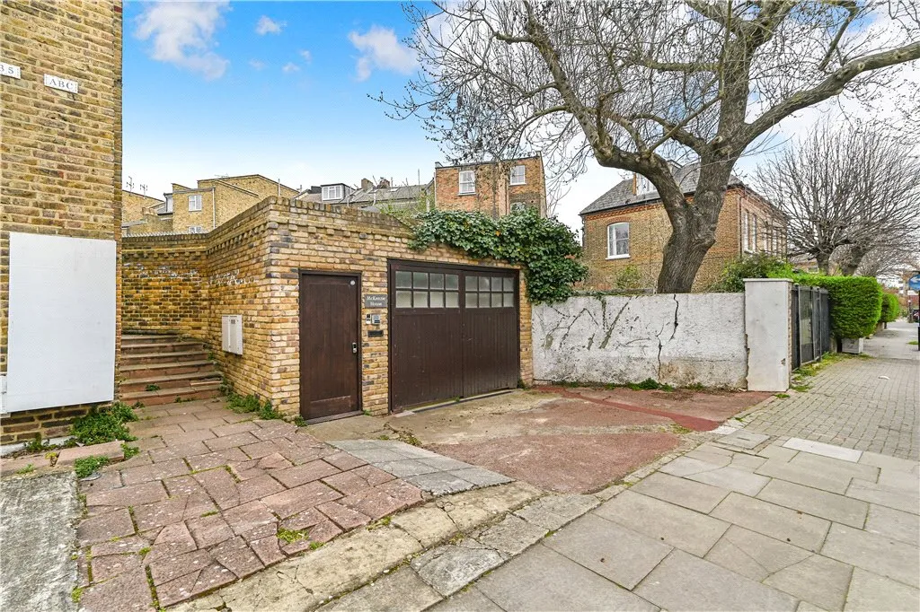 Gloucester Drive, London, N4 2, photo 36