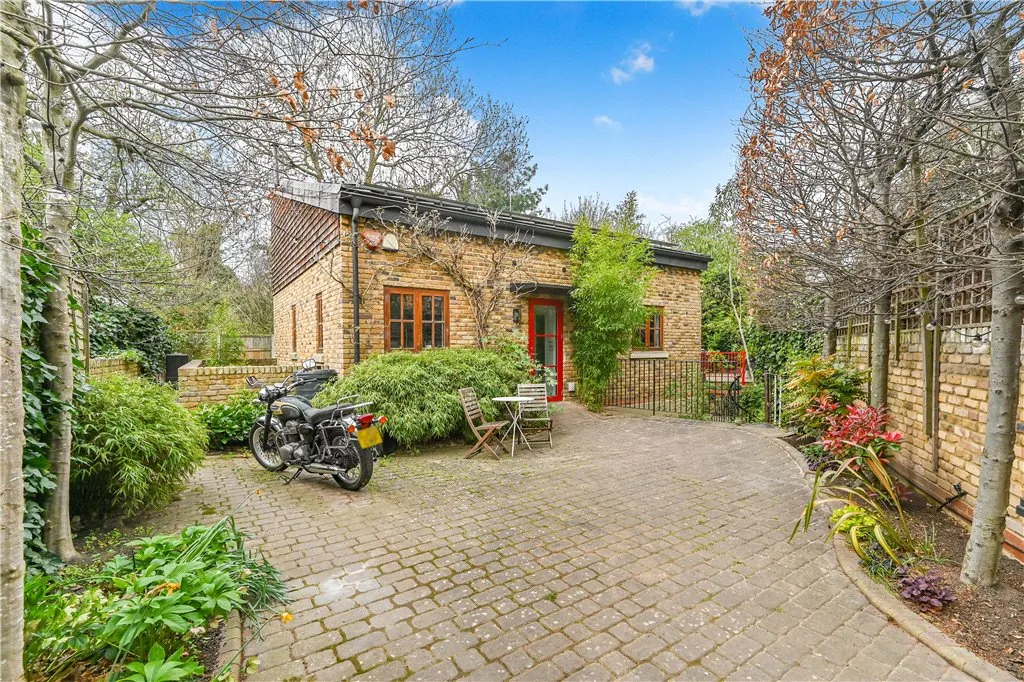 5 bed house for sale — Gloucester Drive, London, N4 2