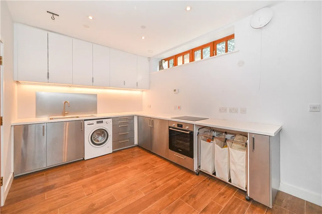 Gloucester Drive, London, N4 2, photo 18
