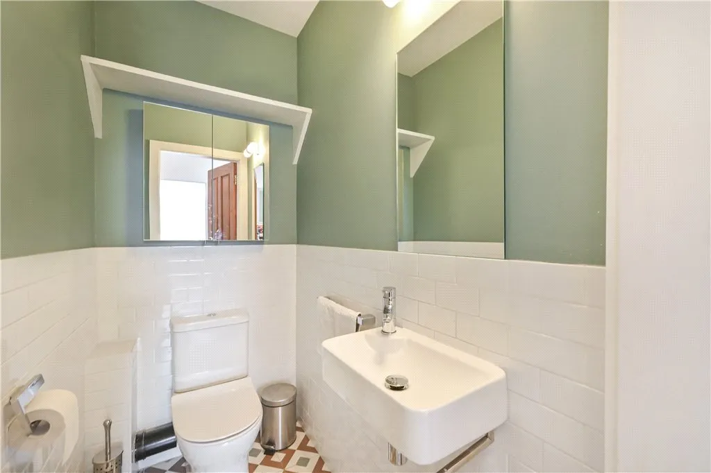 Gloucester Drive, London, N4 2, photo 53