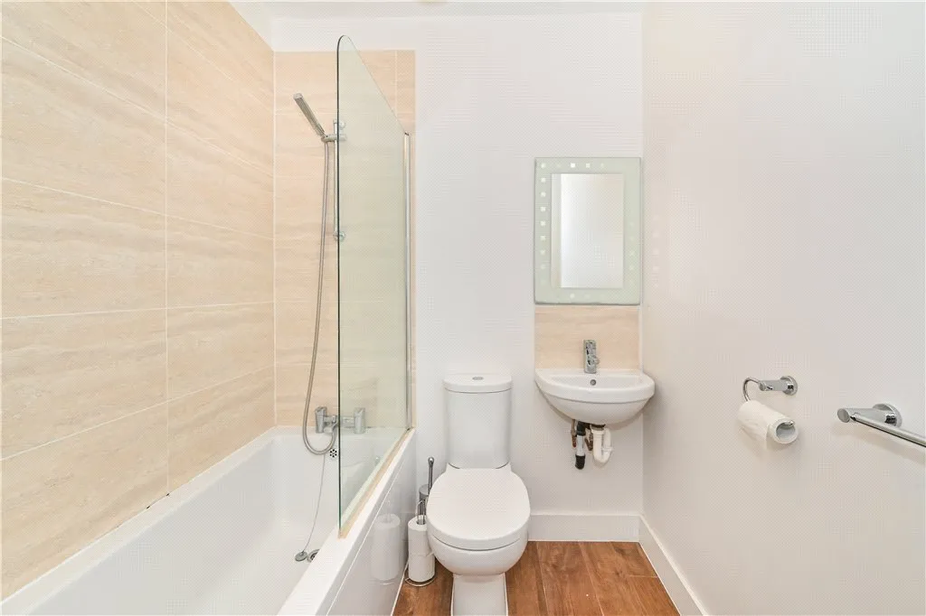 Gloucester Drive, London, N4 2, photo 49