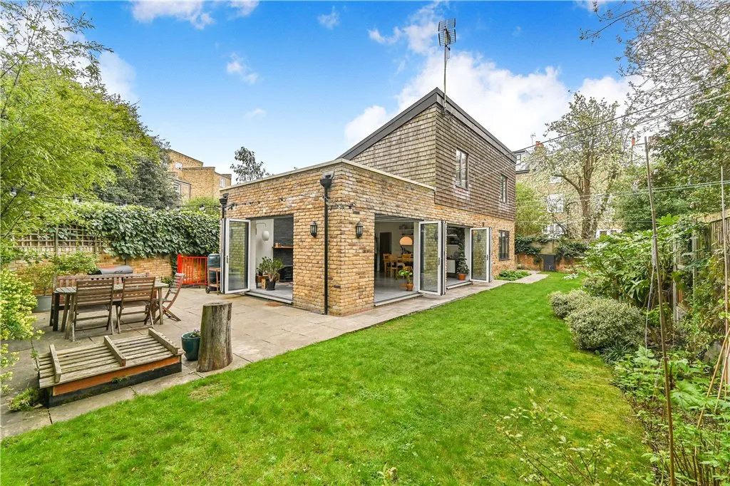 Gloucester Drive, London, N4 2, photo 54