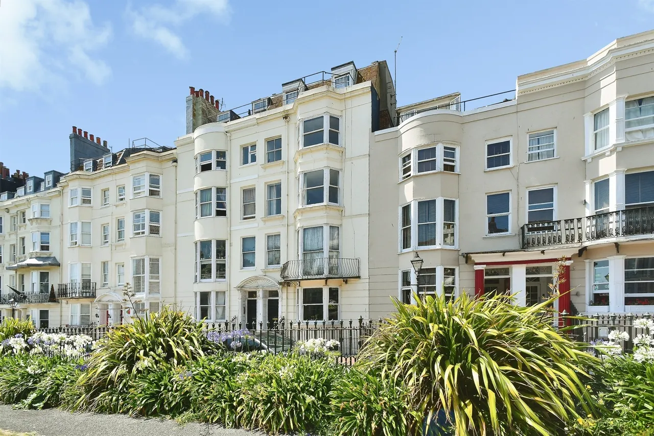 1 bed flat for sale — New Steine, BRIGHTON