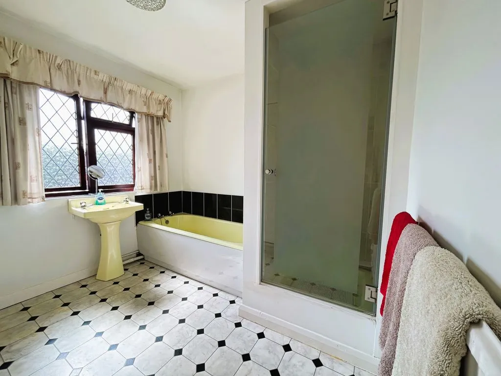 Pelsall Road, Brownhills, WS8, photo 9