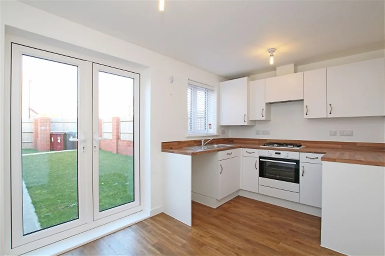 Filkins Close, Tangmere, PO20, photo 6