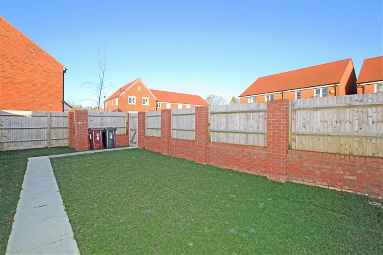 Filkins Close, Tangmere, PO20, photo 7