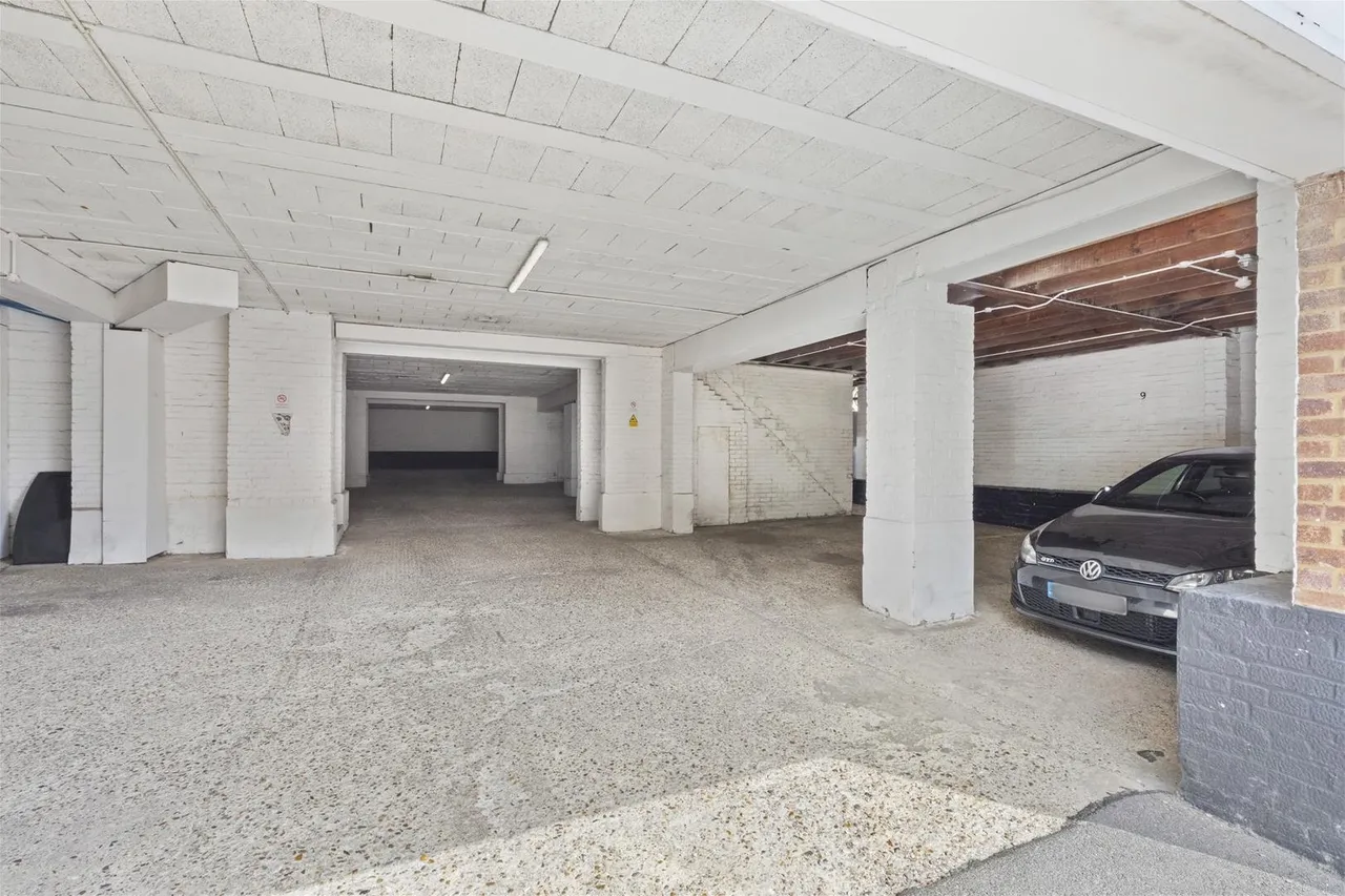 Windsor Drive, High Wycombe, HP13, photo 10