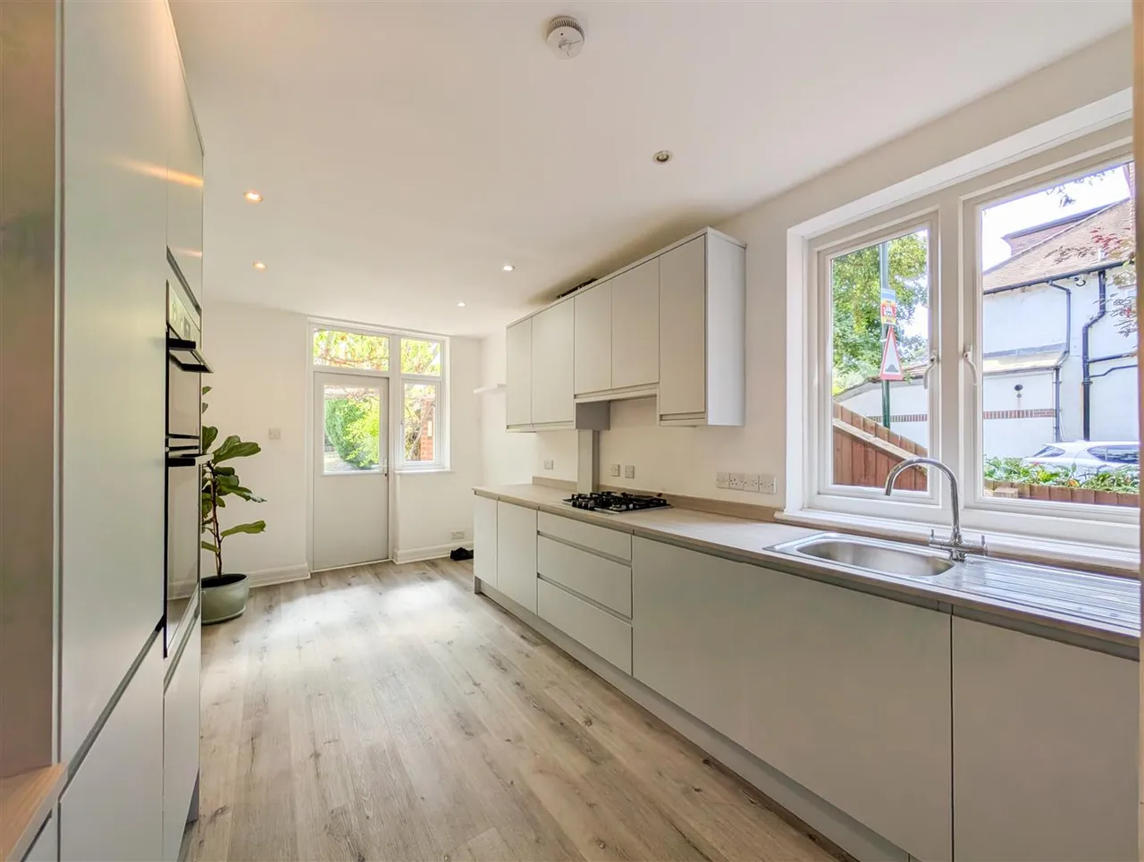 Upper Richmond Road West, Richmond, TW10, photo 4