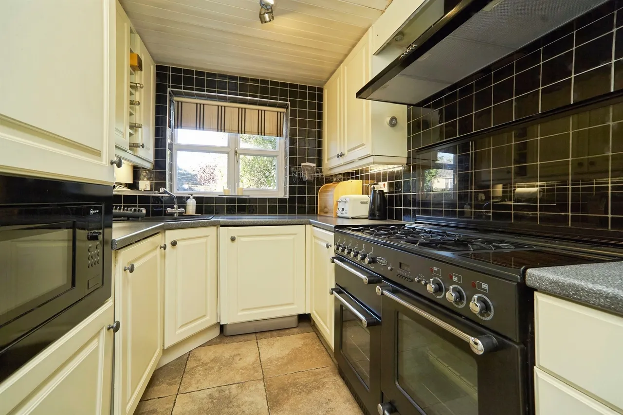 Coverley Rise, Yeadon, LS19, photo 2