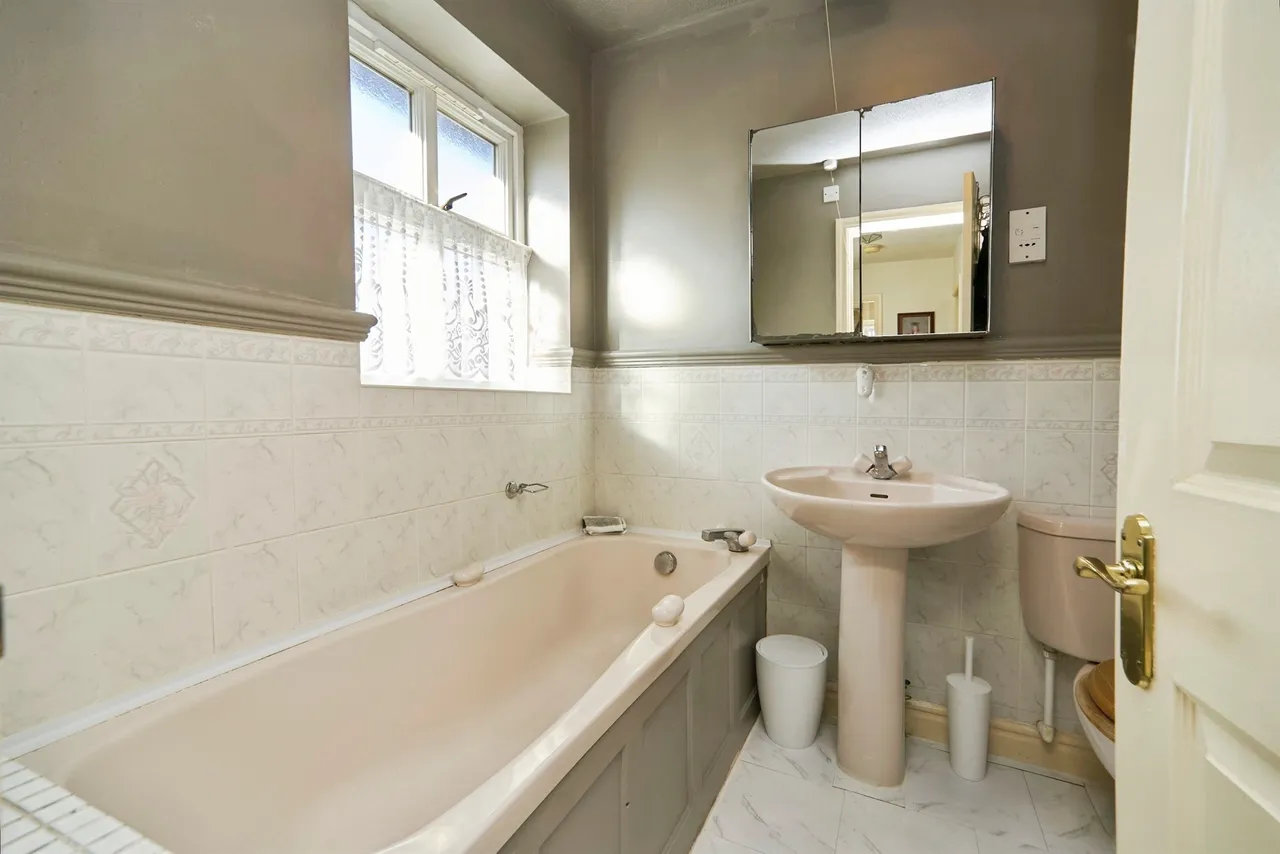 Coverley Rise, Yeadon, LS19, photo 13