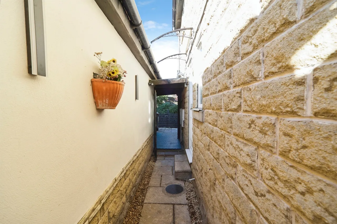 Coverley Rise, Yeadon, LS19, photo 15