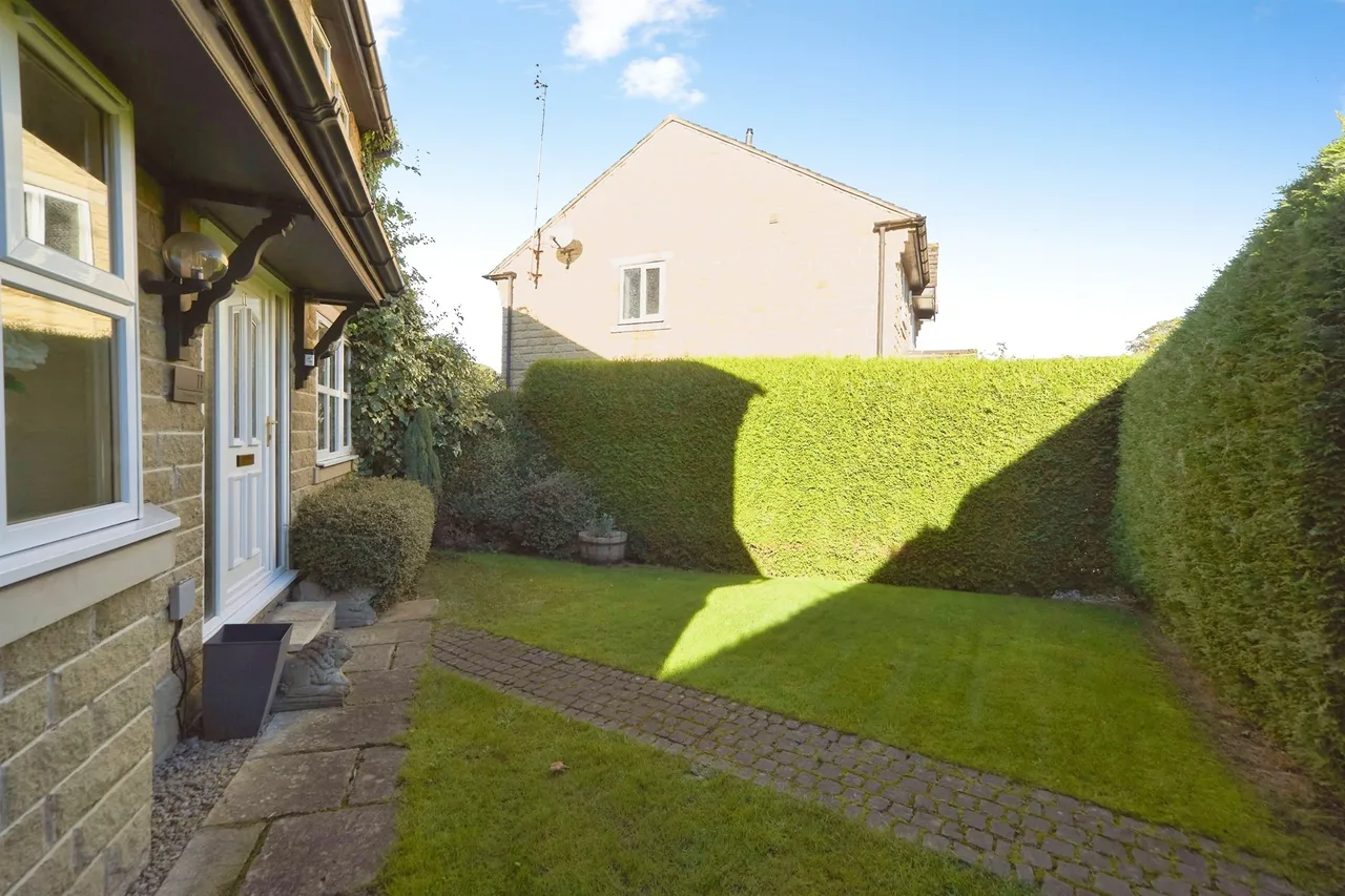 Coverley Rise, Yeadon, LS19, photo 16