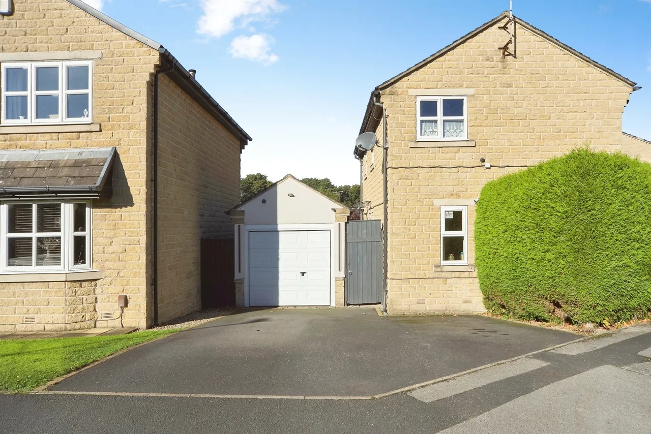 Coverley Rise, Yeadon, LS19, photo 18