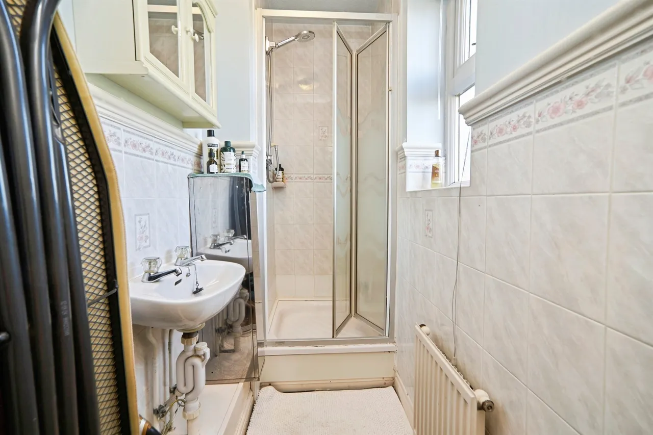 Coverley Rise, Yeadon, LS19, photo 14