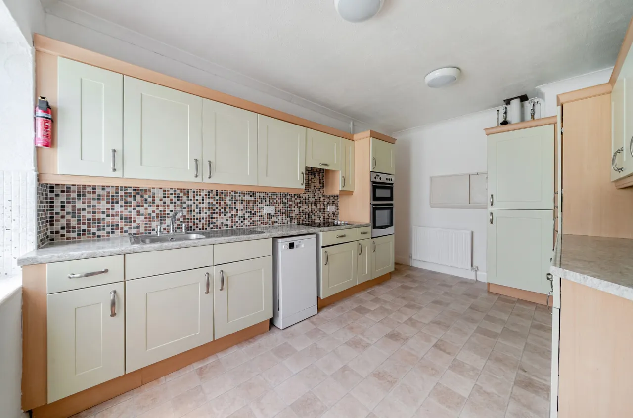 3 bed house to rent, The Crescent, Lancing, BN15