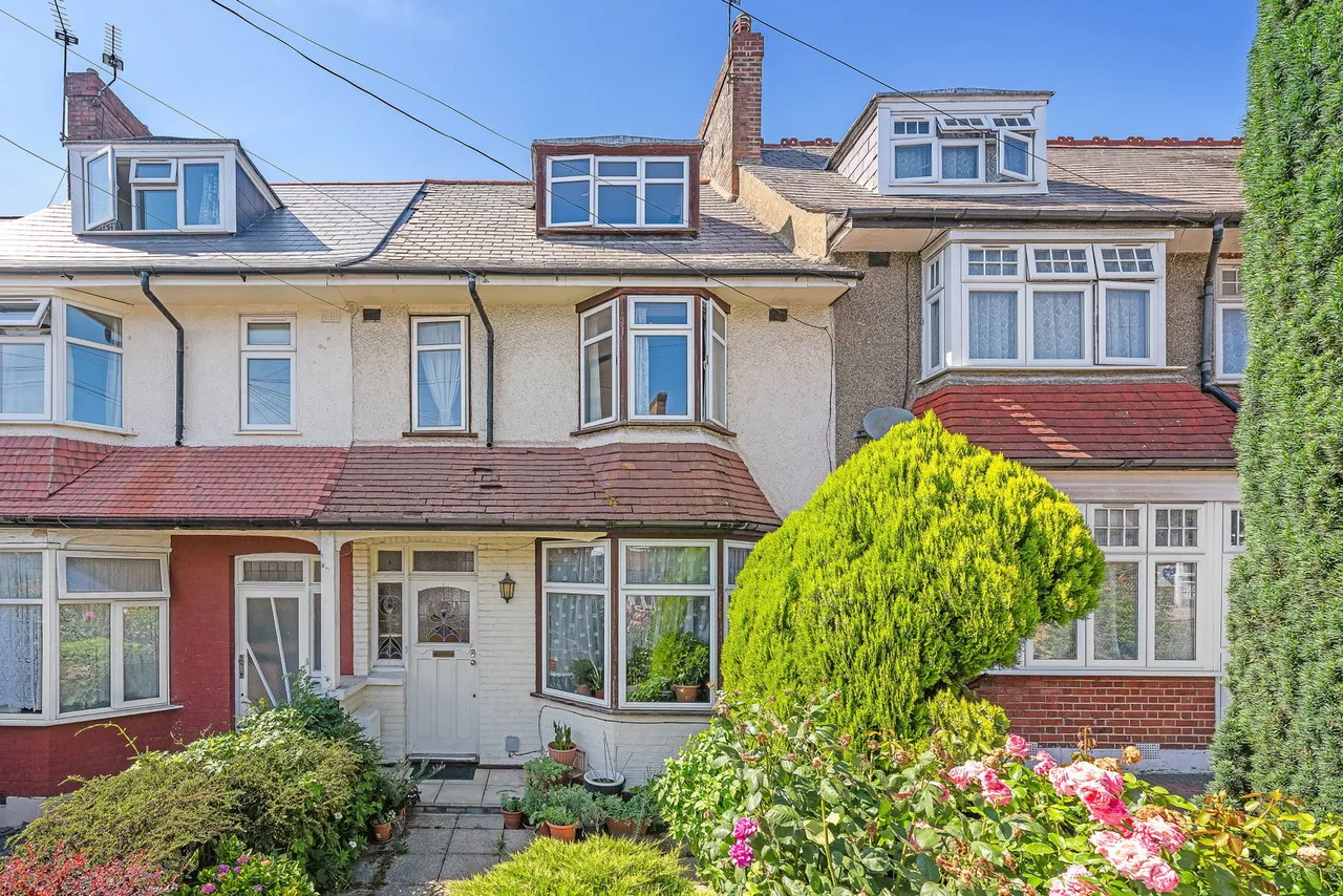 4 bed house for sale — Fishponds Road, London, SW17 7LG