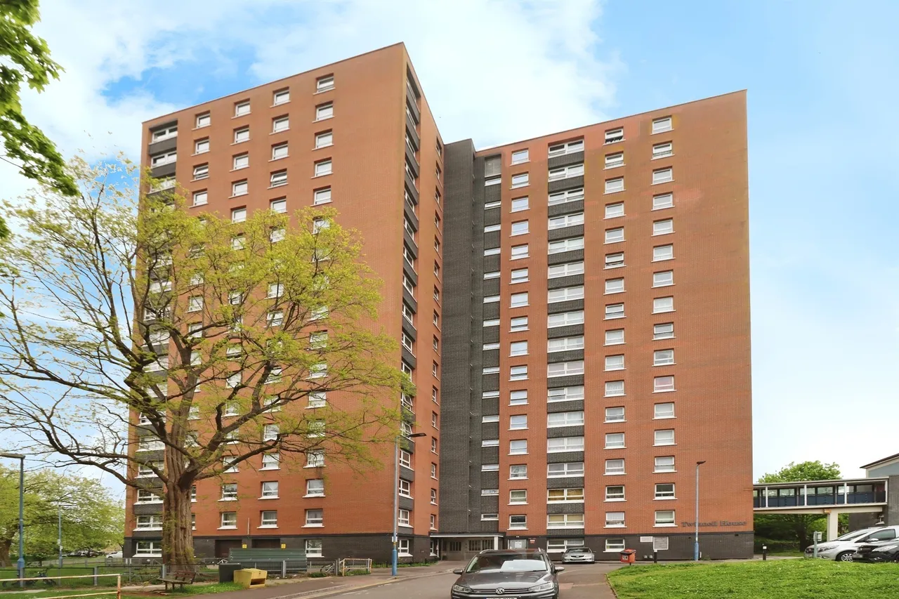 2 bed flat for sale — Stapleton Road, Bristol
