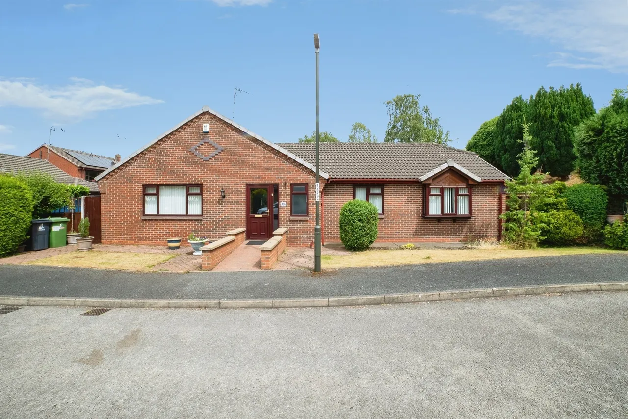 3 bed house for sale, Delves Bank Road, Swanwick, DE55