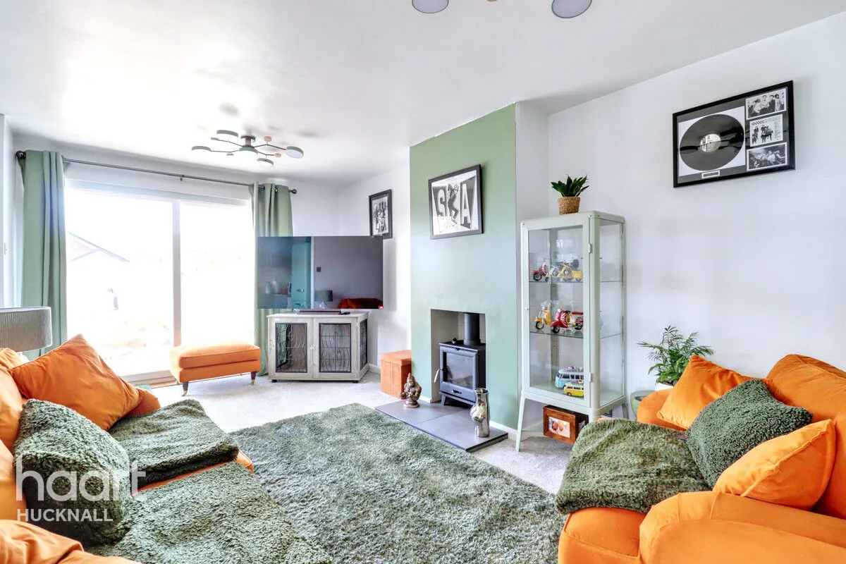 Nightingale Crescent, Nottingham, NG16, photo 3