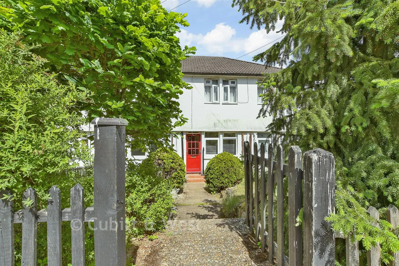 Springfield Road, Westcott, RH4, photo 12