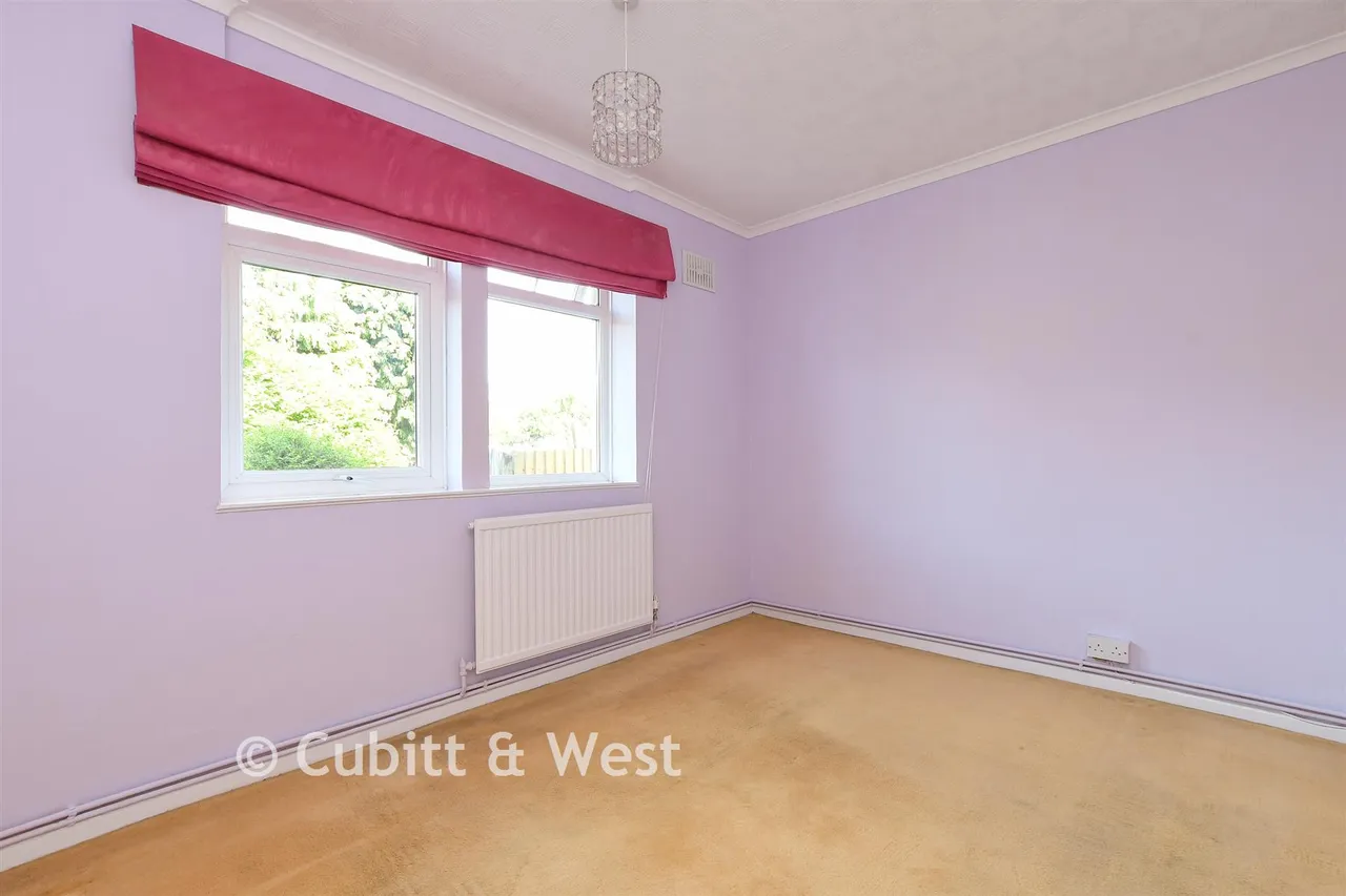 Springfield Road, Westcott, RH4, photo 7