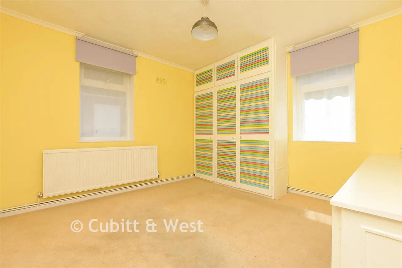 Springfield Road, Westcott, RH4, photo 6