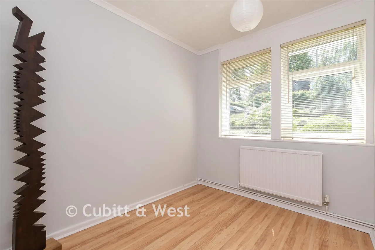 Springfield Road, Westcott, RH4, photo 8