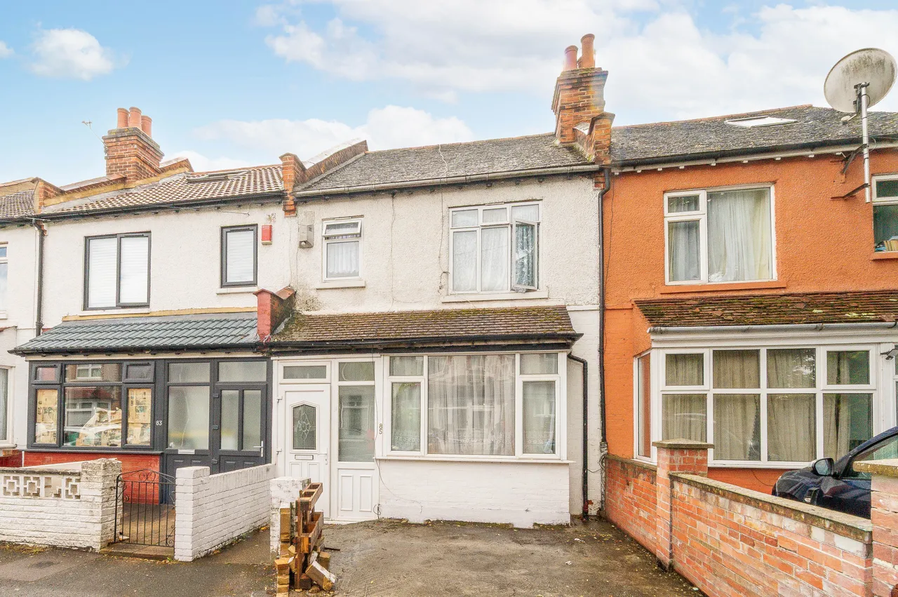 3 bed house for sale — 85 Haslemere Road, Thornton Heath