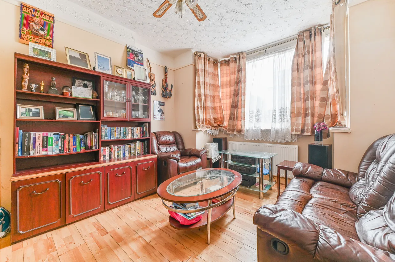 85 Haslemere Road, Thornton Heath, photo 2