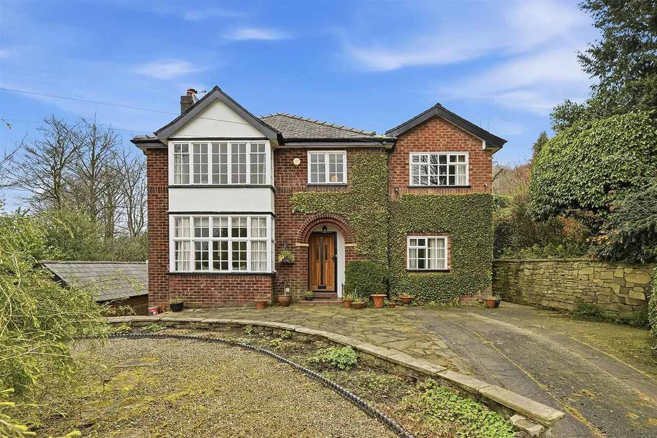 Buxton Old Road, Macclesfield, photo 9