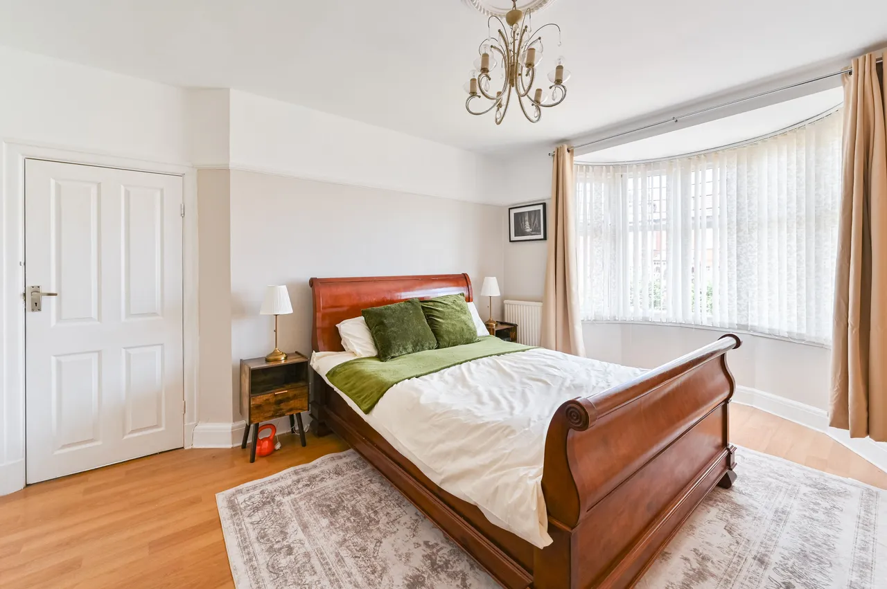 32 Howden Road, London, photo 10
