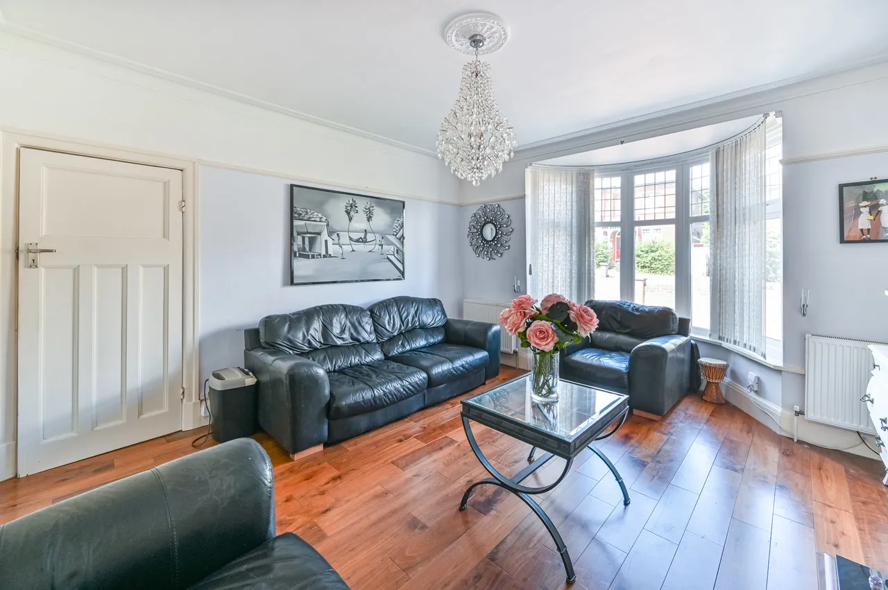 32 Howden Road, London, photo 6