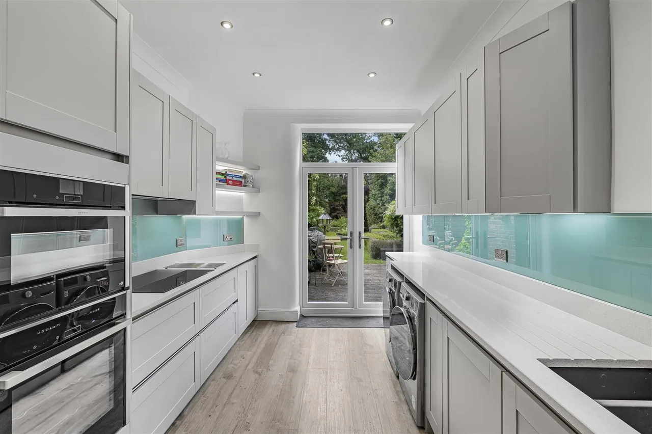 Moss Lane, Bramhall, SK7, photo 8