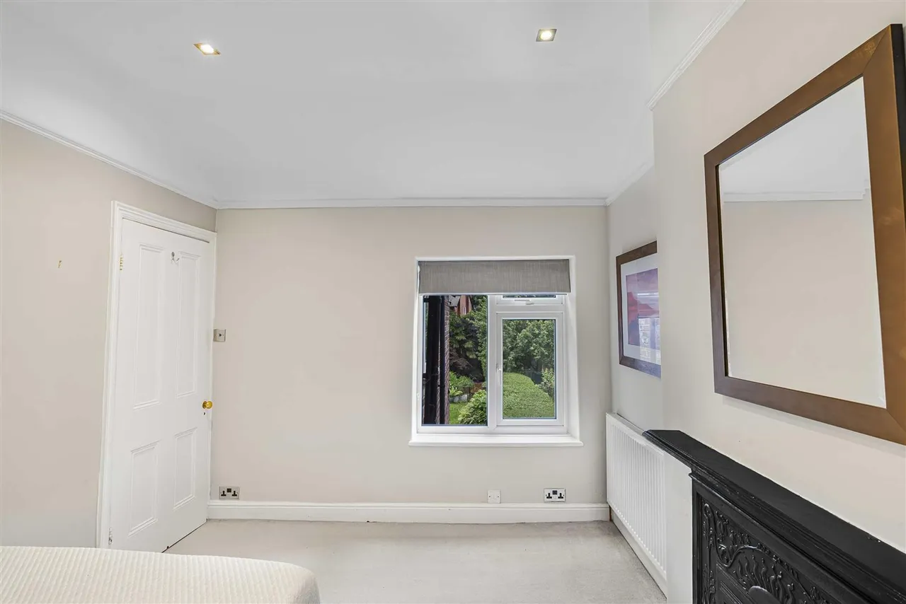 Moss Lane, Bramhall, SK7, photo 17