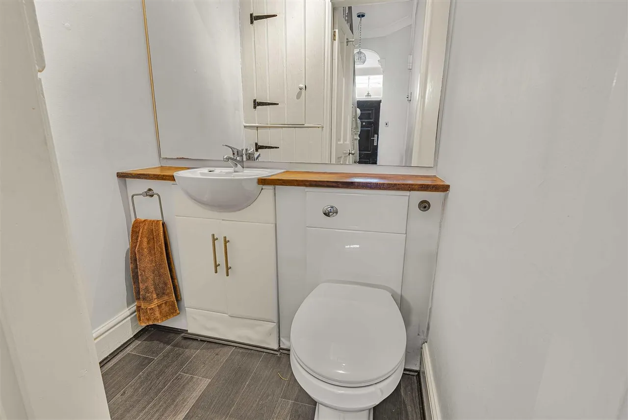 Moss Lane, Bramhall, SK7, photo 7