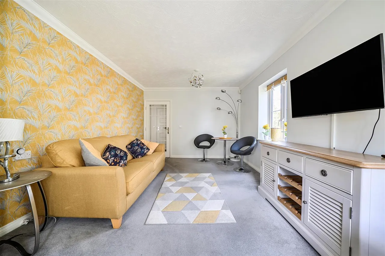Laindon Road, Billericay, CM12, photo 6