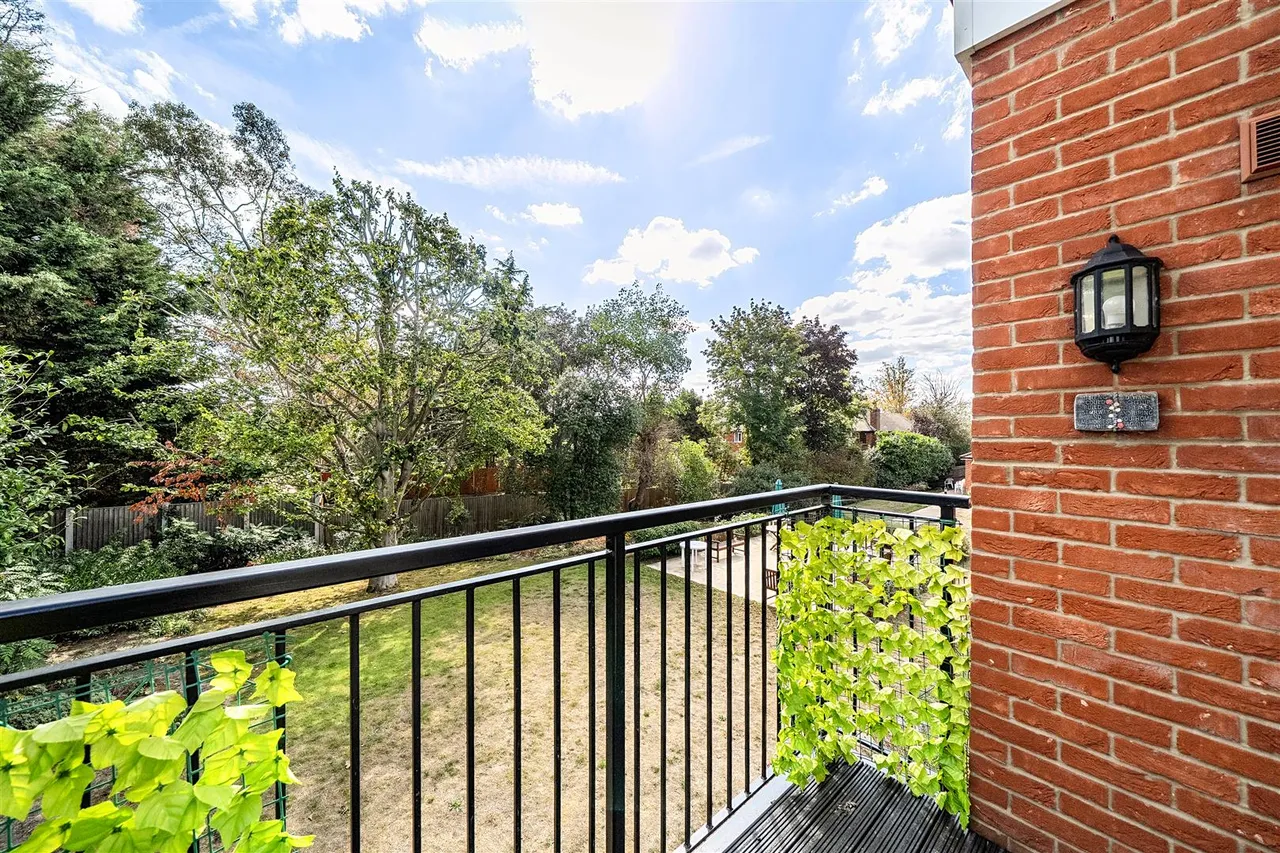 Laindon Road, Billericay, CM12, photo 4