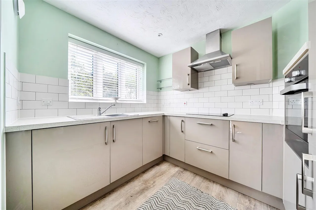 Laindon Road, Billericay, CM12, photo 8