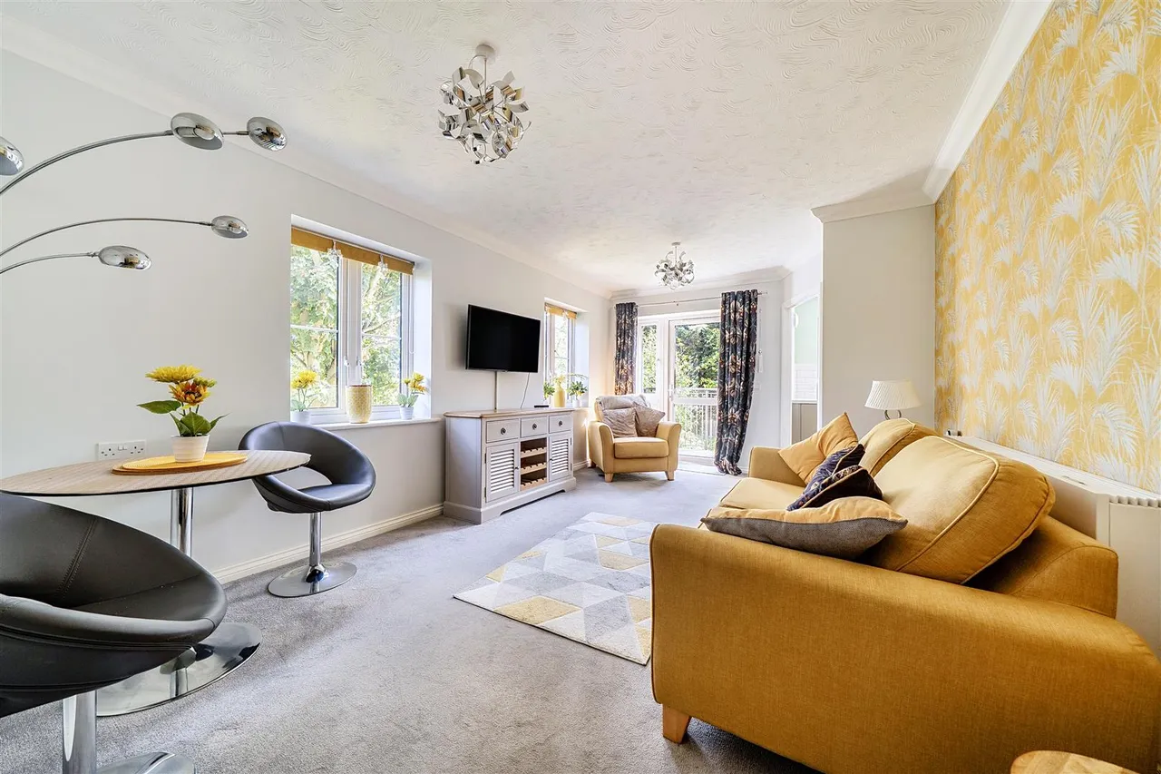 Laindon Road, Billericay, CM12, photo 3