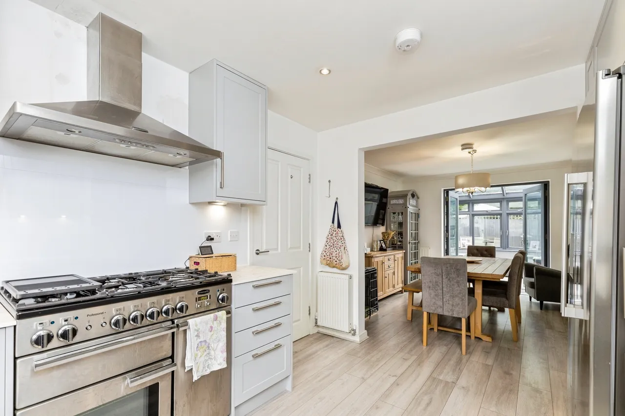 Delrogue Road, Crawley, RH11, photo 3