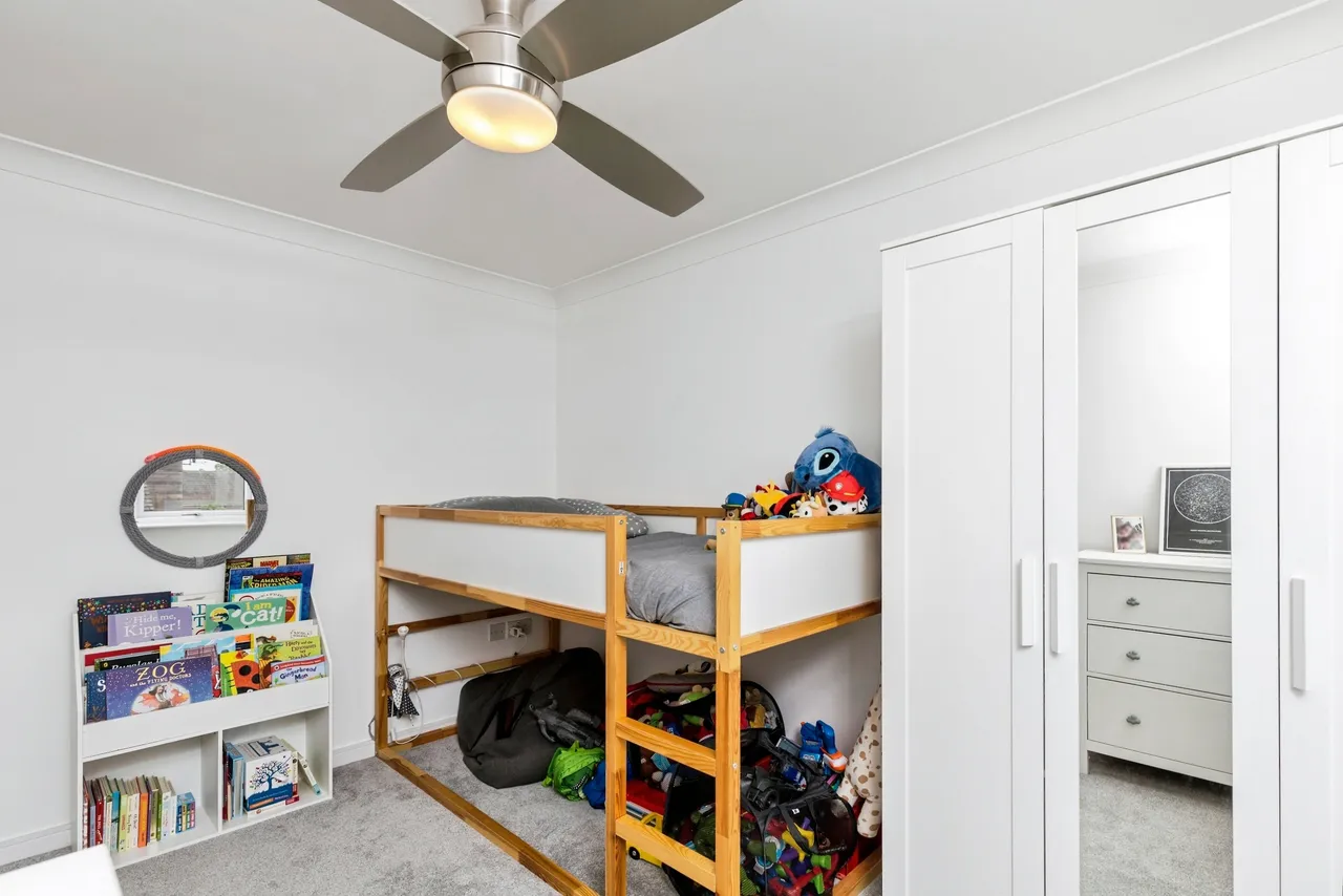 Delrogue Road, Crawley, RH11, photo 5