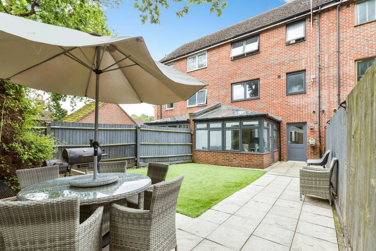 Delrogue Road, Crawley, RH11, photo 17
